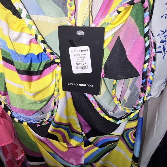 NWT FASHION NOVA 3x Multicolor Jumpsuit - Picture 3 of 6